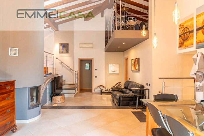 Casa quadrilocale in vendita in Strada Casette, Modena