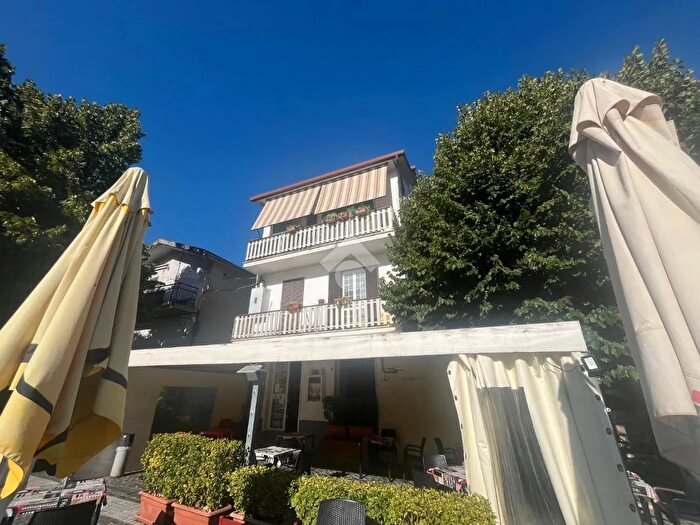 Appartamento trilocale in vendita in Piazza San Nicola, Agosta