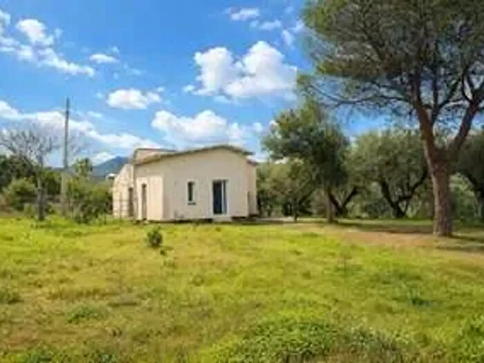 Casa con 6 locali in vendita in Portoferraio