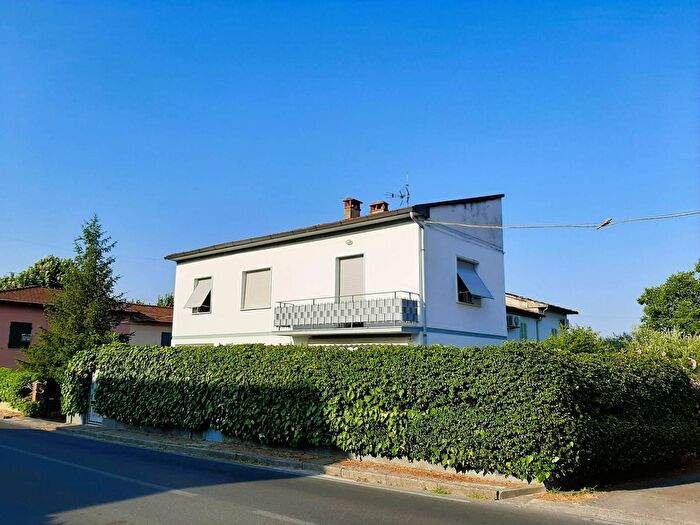 Casa con 5 locali in vendita in Via Sarzanese Valdera, Buti