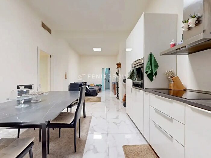 Appartamento trilocale in vendita in Via Zanella, Milano