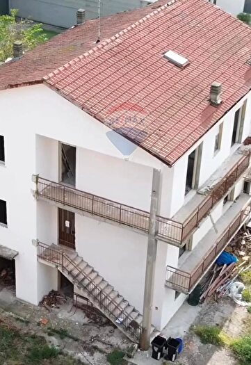 Casa trilocale in vendita in Via Ariosto, SantIlario DEnza