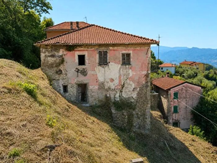 Casa con 6 locali in vendita in Località Tranci, Calice Al Cornoviglio