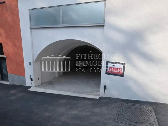 Appartamento quadrilocale in vendita in Via Vicoletto I San Nicola, Serrara Fontana