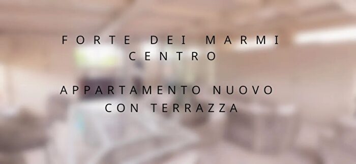 Appartamento quadrilocale in vendita in Via Giovanni Pascoli, Forte Dei Marmi