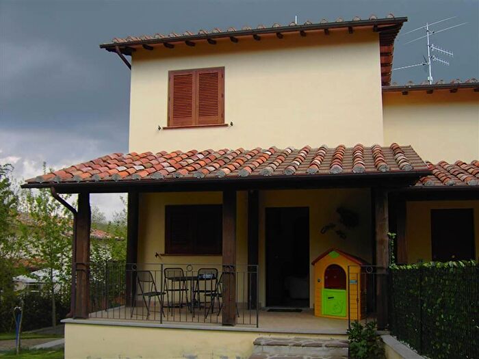 Casa con 6 locali in vendita in Santa Fiora