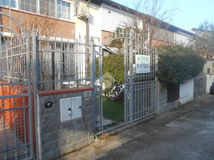 Appartamento trilocale in vendita in Via B Castiglia, Comacchio