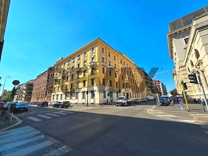 Appartamento trilocale in vendita in Via Soperga, Milano