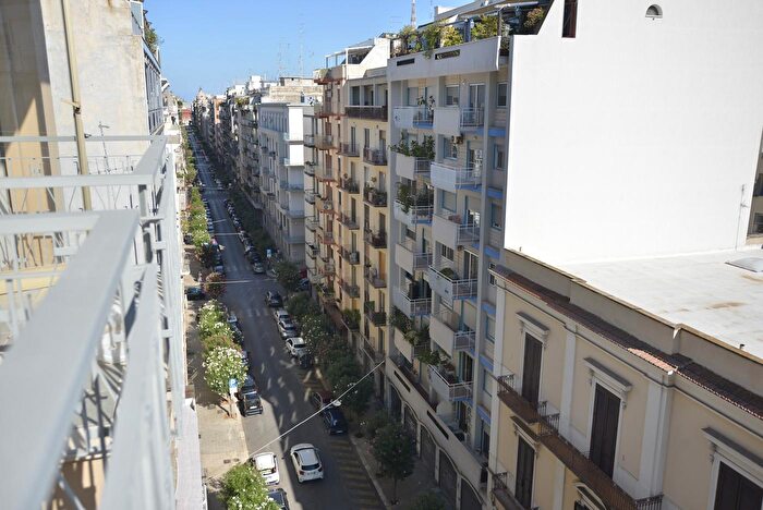 Appartamento quadrilocale in vendita in Via Putignani, Bari