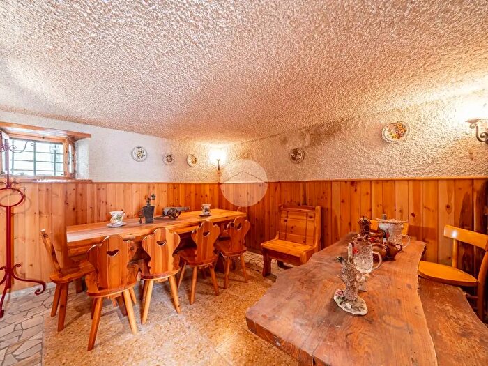 Casa con 6 locali in vendita in Via Chiesa, Tregnago