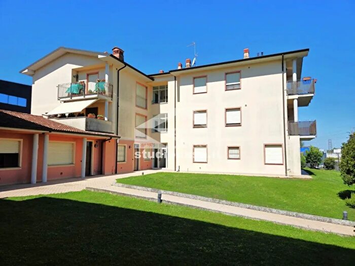 Appartamento bilocale in vendita in Via Renzo Botti, Cremona
