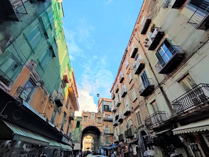 Appartamento monolocale in affitto in Vicoletto Gabella della Farina, Mercato, Napoli