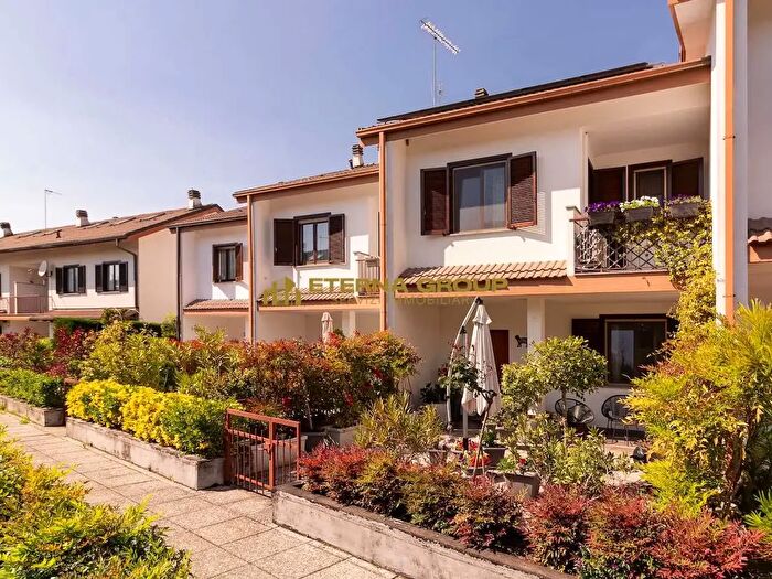 Casa con 6 locali in vendita in Strada della Torretta, Trofarello