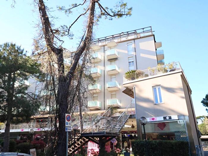 Appartamento quadrilocale in affitto in Viale Romagna, Milano Marittima, Cervia