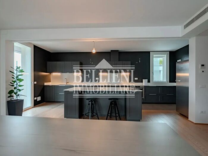 Appartamento con 6 locali in vendita in Borgo Berga, Vicenza