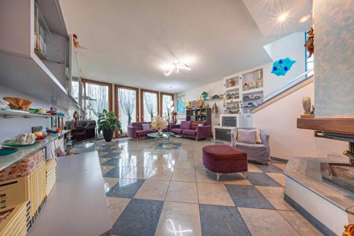 Casa con 6 locali in vendita in Località Tregozzano, Arezzo