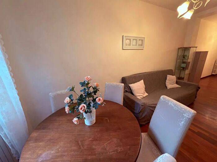 Appartamento quadrilocale in affitto in Via Montebello, Firenze