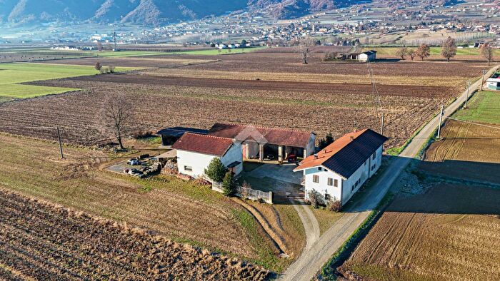 Casa con 6 locali in vendita in Via Civallero E Molar, Envie