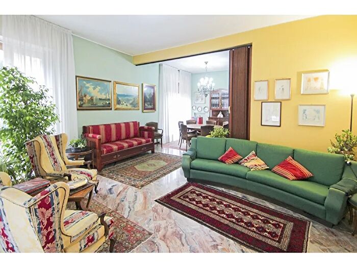 Casa con 7 locali in vendita in Castiglione Olona