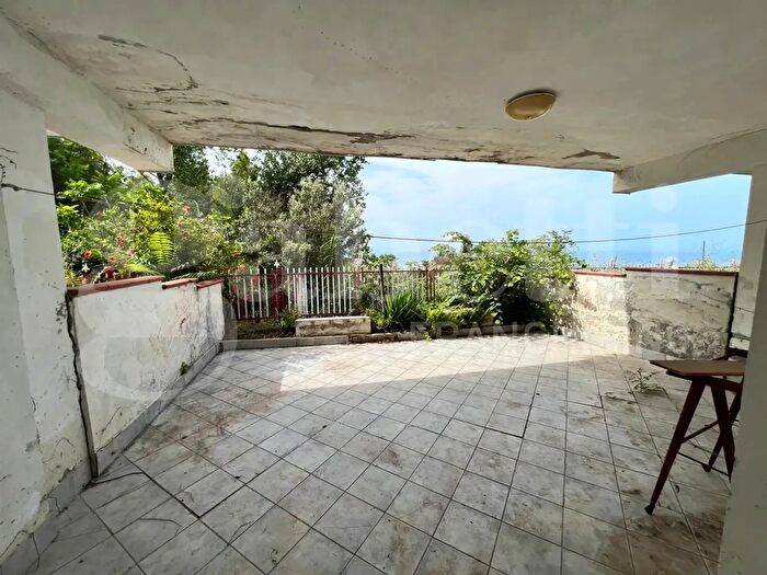 Appartamento trilocale in vendita in Via della Collina, Falconara Albanese