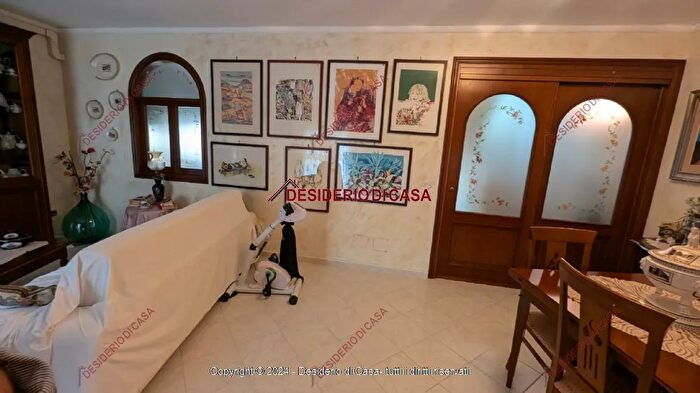 Casa con 6 locali in vendita in Via Spadafora Palermo Pa Italia, Palermo