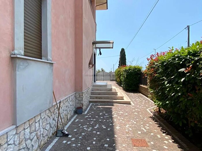 Appartamento con 6 locali in vendita in Minturno