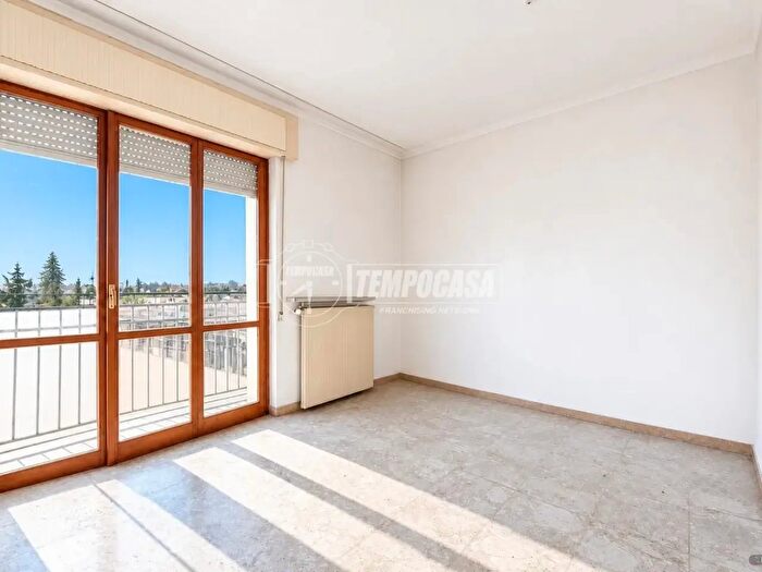Appartamento trilocale in vendita in Via Angelo Massarotti, Cremona