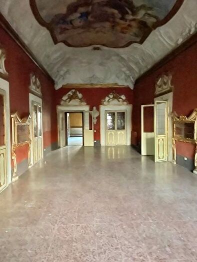 Appartamento con 8 locali in affitto in Pisa