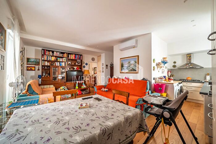 Appartamento quadrilocale in vendita in Via del Bersagliere, Palermo