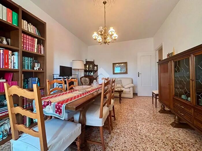 Appartamento quadrilocale in vendita in Via Torino, None