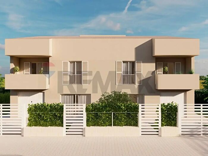 Casa con 5 locali in vendita in Traversa Pizzuta Snc, Siracusa