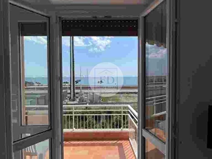 Appartamento con 6 locali in affitto in Via Venezia, Centro, Loano