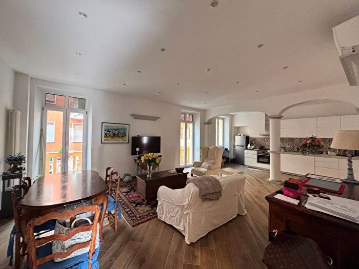 Appartamento trilocale in affitto in Via Vittorio Alfieri, Oneglia, Imperia