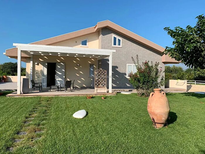 Casa con 6 locali in vendita in Sp, Modica