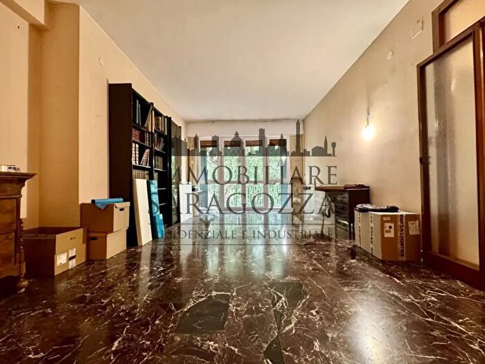 Appartamento con 5 locali in vendita in Via Odone Belluzzi, Bologna