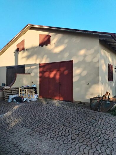 Casa con 8 locali in affitto in Citerna