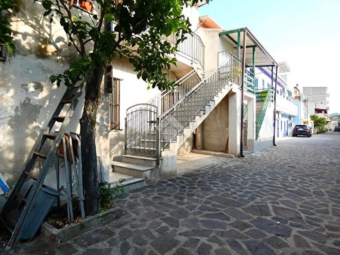 Appartamento trilocale in vendita in Via dei Mille, Montegiordano