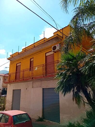 Appartamento quadrilocale in vendita in Corso Italia Carini, Carini