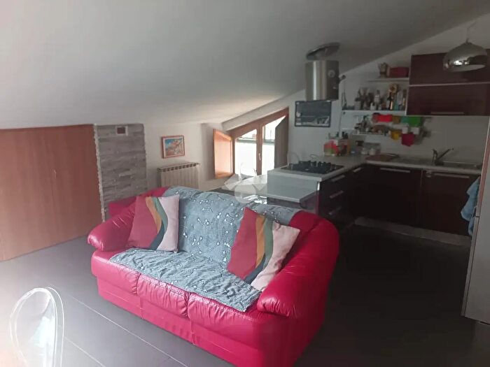 Appartamento trilocale in affitto in Appartamento Via Olo Galbani, Marino