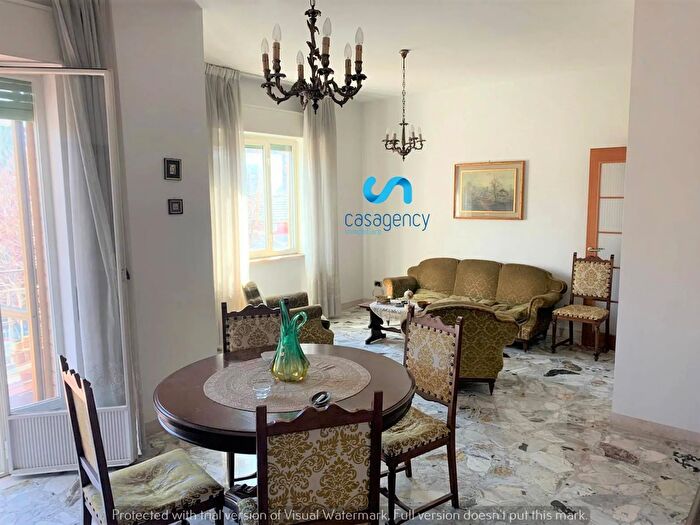 Appartamento quadrilocale in vendita in Via Settembrini Caserta, Caserta