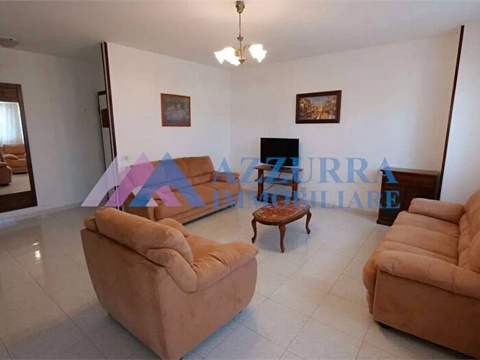 Appartamento con 5 locali in affitto in Piazza Abruzzo SNC, Salvo Marina, San Salvo