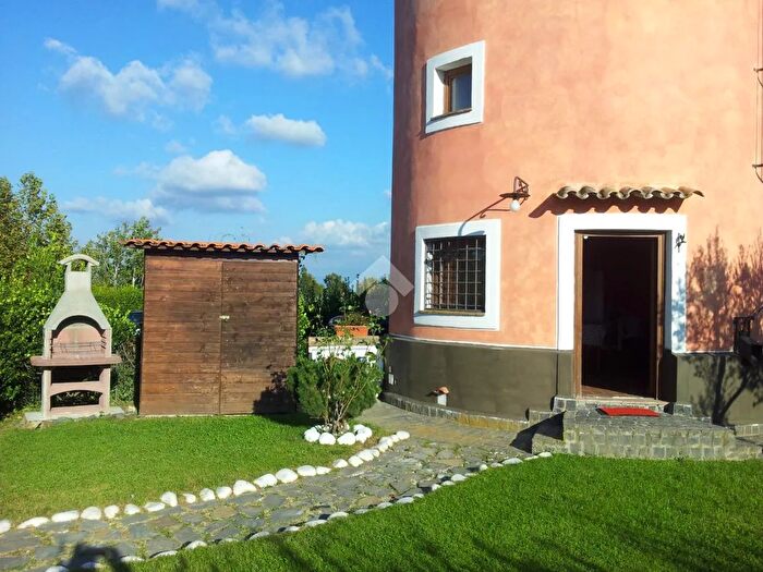 Appartamento bilocale in vendita in Via Cassia, Roma