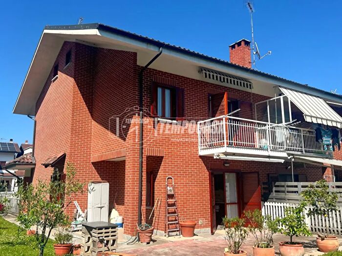 Casa con 7 locali in vendita in Via Giuseppe Bonino, Sangano