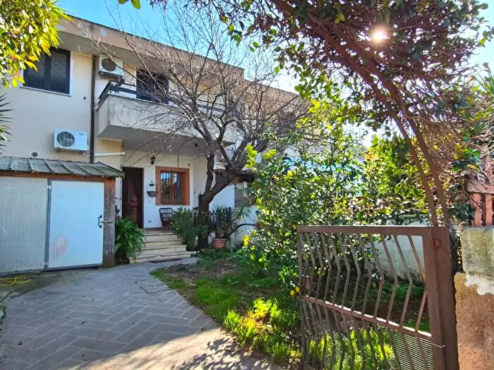 Casa quadrilocale in vendita in Via Gonzaga, Anzio