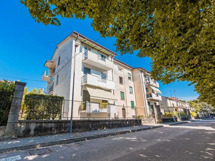 Appartamento con 5 locali in vendita in Via Conte O Giacobazzi, Sommacampagna