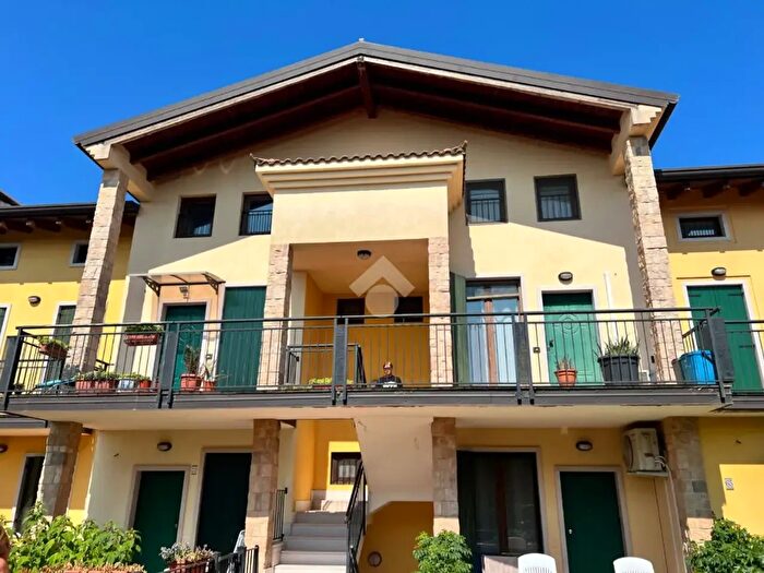 Appartamento quadrilocale in vendita in Via Benaco, Valeggio Sul Mincio