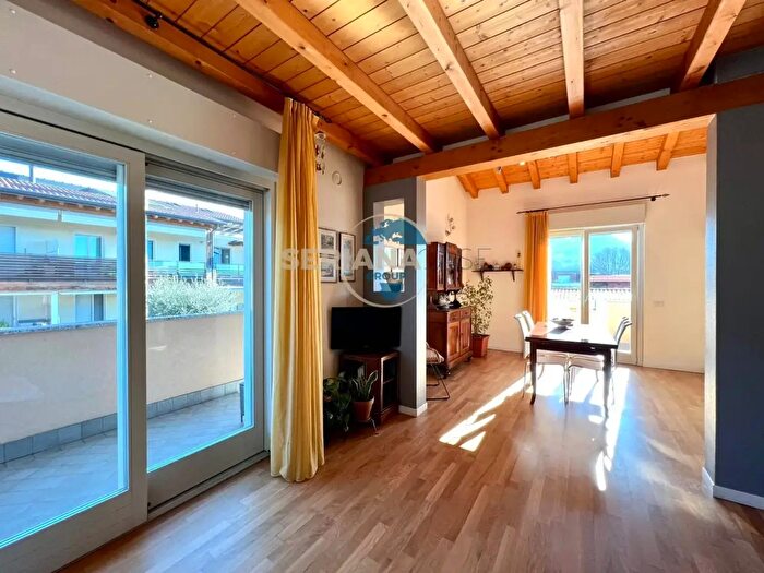 Appartamento trilocale in vendita in Via Monte Grappa, Torre De Roveri