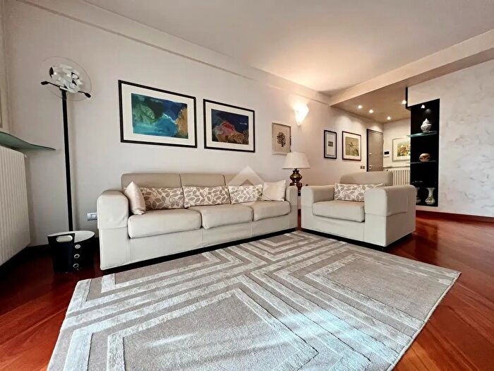 Appartamento trilocale in affitto in Via Grandi, Settala