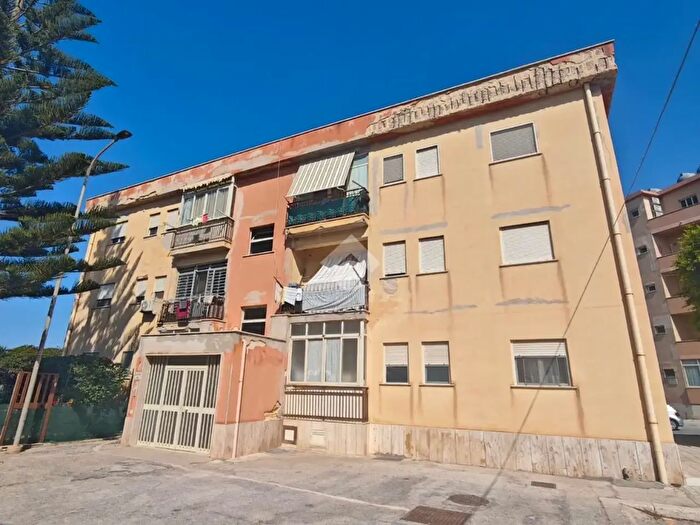 Appartamento trilocale in vendita in Via dei Pescatori, Erice