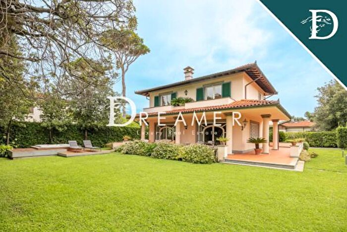 Casa con 6 locali in vendita in Via dellAcqua, Forte Dei Marmi